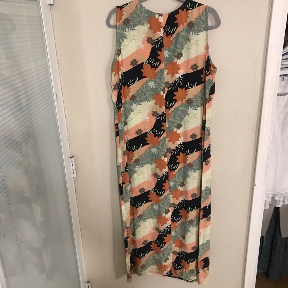 Floral Sleeveless Maxi Dress - Picture 2 of 5